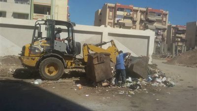 بالصور.. حملة نظافة بمحيط مدارس حي الضواحي في بورسعيد