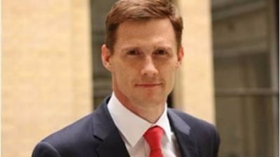 السفير البريطاني يقدم نصائحه لمديرة المركز الثقافي الجديدة في مصر