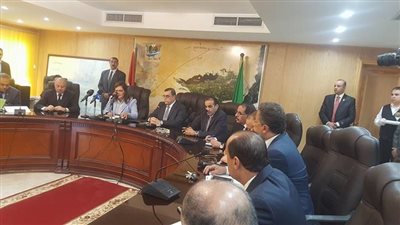 محافظ الفيوم: نحتاج 417 مليون جنيه لإنهاء المشروعات المتوقفة