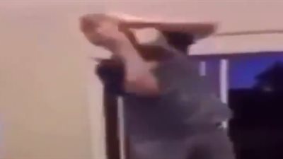 بالفيديو.. لحظة تعرض أشخاص لحوادث مروعة