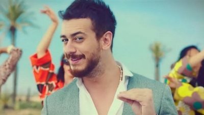 والد سعد لمجرد يعلن براءته من تهمة الاعتداء على فتاة