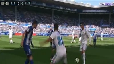 بالفيديو.. ريـال مدريد يتقدم على ألافيس 2/ 1 في الشوط الأول