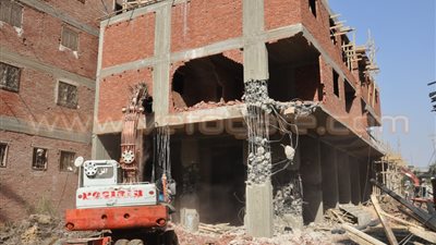بالصور.. إحباط محاولة بناء 4 عقارات مخالفة بالهرم