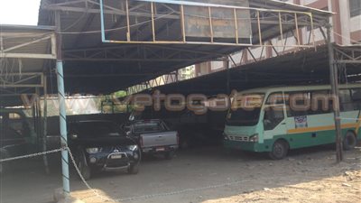 بالصور.. الأجهزة التنفيذية بشبرا الخيمة تسيطر على موقف «بهتيم»