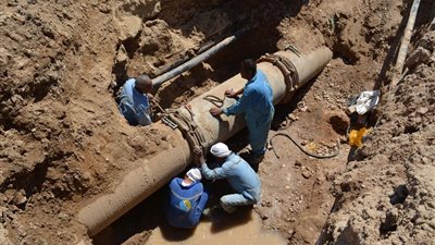 هبوط أراضي بـ 4 منازل بسبب كسر ماسورة مياه في سوهاج