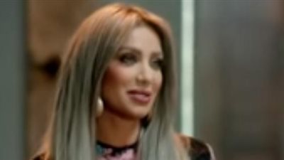 بالفيديو.. فنانات دافعن عن الإباحية.. «انتصار» تؤيد مشاهدة أفلام «البورنو».. مايا دياب ترحب بممارسة الجنس قبل الزواج.. علاقة غير شرعية تفقد منى هلا جمهورها.. وإيناس الدغيدي «ا