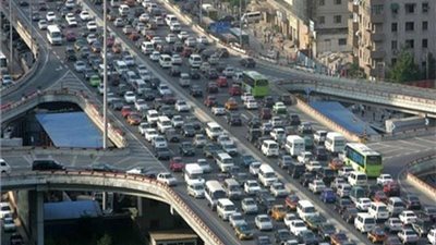 كثافات مرورية أعلى كوبري أكتوبر بجوار وزارة المالية بعد تعطل سيارة