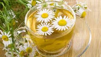 كمادات البابونج لتخفيف آلام الروماتيزم