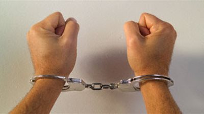 حبس مسجل خطر سرق هاتفين من عامل بمستشفى قصر العيني 4 أيام