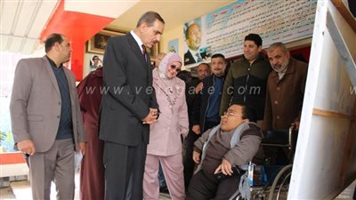 محافظ كفر الشيخ يتابع امتحانات التابلت في 82 مدرسة | صور