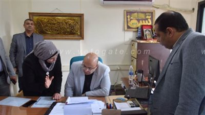 محافظ بني سويف يتابع سير امتحانات 