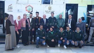 محافظ بورسعيد يلتقى فريق عمل برنامج حماية الأطفال بلا مأوى | صور