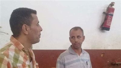 بالصور.. «تموين المنيا» تصادر 30 ألف عبوة عصير بسمالوط