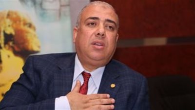 رئيس المترو والعضو المنتدب يتفقدان ورشة صيانة القطارات بالخط الثاني