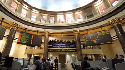 خبير: السيولة الكبيرة تدفع مؤشر EGX70 للصعود