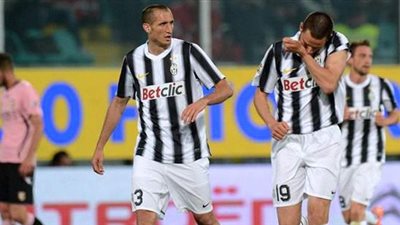 يوفنتوس يتعادل سلبيا مع باليرمو في الشوط الأول