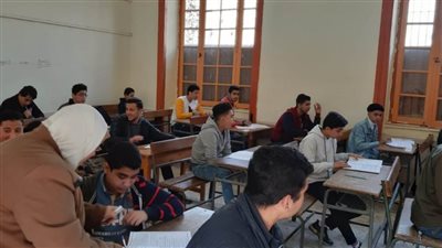 46 ألفا و946 طالب يؤدون الامتحان ورقيا في 189 مدرسة  ثانوى بالدقهلية