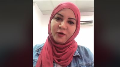 أقوى سخرية لفتاة من أشخاص ينادونها بـ«طنط» (فيديو)