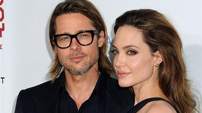 أنجلينا جولي تقتحم عالم السياسة بعد طلاقها من براد بيت