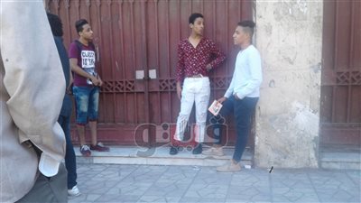 بالصور.. «الشعر المنكوش والبنطلون المقطع» موضة طلاب مدرسة خليل أغا