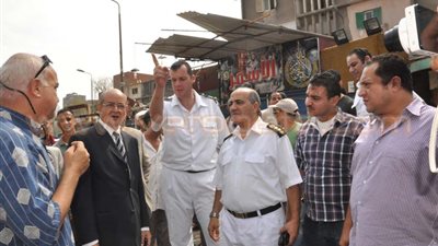 بالصور.. محافظ الجيزة يقود حملة لإزالة الإشغالات بالوراق وإمبابة