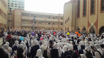 بالصور.. 390 مدرسة في بورسعيد تستقبل الطلاب في أول يوم دراسي
