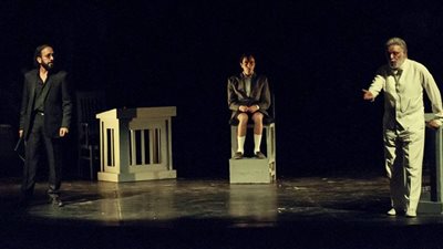 بالصور ..«المحاكمة» على مسرح «ميامي» 12 أكتوبر