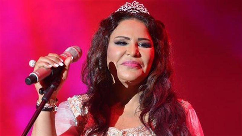  النجمة «أحلام»