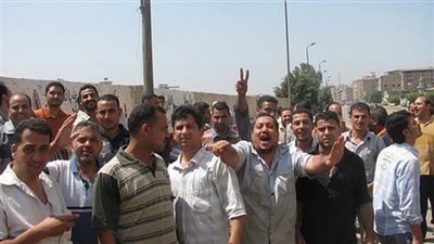 لليوم الثاني.. عمال مصنع سجاد المحلة يواصلون إضرابهم عن العمل