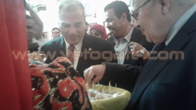 بالصور.. رئيس جامعة القاهرة يتفقد مركز إحياء التراث