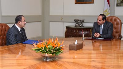 بالصور.. تفاصيل يوم رئاسي.. السيسي يلتقي وزيرين ورئيس هيئة الرقابة الإدارية.. يطالب بتأمين الانتخابات وتوفير مناخ آمن للاقتراع.. يتابع ملفات مكافحة الفساد.. ويبحث مع «بوتين» تعزيز العلاقات ا