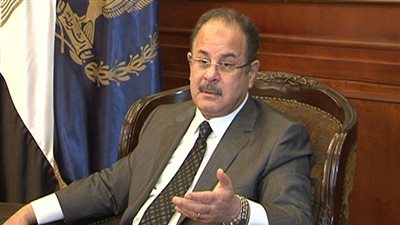 وزير الداخلية يلتقي الضباط الجدد في أكاديمية الشرطة