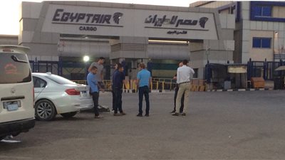 وصول جثمان الشاب المصري المتبرع بأعضائه لـ4 صينيين لمطار القاهرة