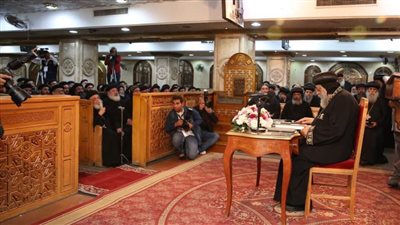 البابا تواضروس يجتمع مع أساقفة وكهنة ايبارشيات سوهاج