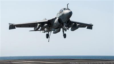 حرب «أمريكية -روسية» بسماء سوريا.. مقاتلة روسية تجبر طائرتين أمريكيتين «إف-16» على تغيير مسارهما.. صواريخ موسكو تتأهب استعدادًا لمعركة طاحنة.. واشنطن تفكر في فرض منطقة حظر جوي.. وت