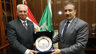 محافظ المنوفية يوقع بروتوكول تعاون مع مركز الدراسات الوطنية