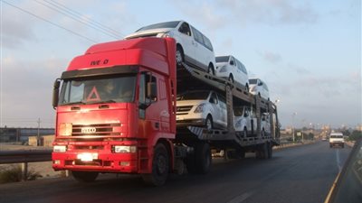 إدخال 35 سيارة ركوب إلى غزة