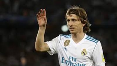 لوكا مودريتش أفضل لاعب وسط في أوروبا