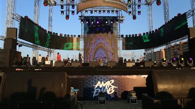 توافد الجماهير على حفل عمرو دياب «ببورتو جولف» (صور)