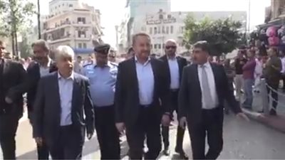 رئيس البوسنة يتناول «الطعمية» في أحد مطاعم «رام الله» (فيديو)