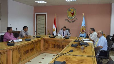 رئيس جامعة سوهاج يتابع آخر تطورات تنفيذ مشروع الجودة