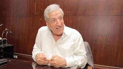 أستاذ اقتصاد يطالب بتحسين مناخ الاستثمار لجذب رجال الأعمال