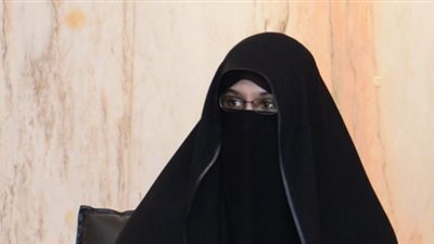 أوباما يكرم مهندسة إماراتية ويدعوها لتناول العشاء