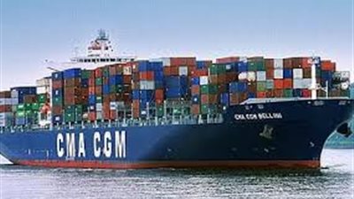 وصول 1400 رأس إبل و23 ألف طن زيتوت نباتية لميناء الأدبية بالسويس