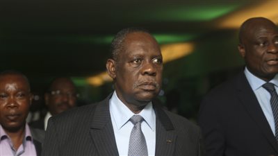 الكاميروني حياتو رئيسا مؤقتا لـ«الفيفا» خلفا لبلاتر