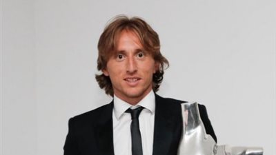 أول تعليق لـ«مودريتش» بعد فوزه بجائزة أفضل لاعب في أوروبا