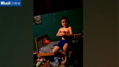 بالفيديو.. طفل يتمنى لو أن عمره 80 عامًا حتى يتزوج