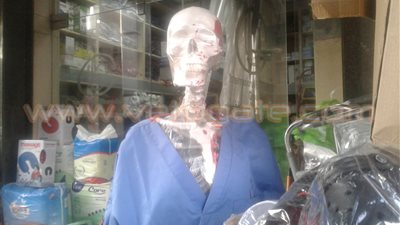 معاناة طلاب «طب قصر العيني» في الحصول على العظام