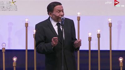 مي عمر تهنئ عادل إمام بعد تكريمه بالجونة: الزعيم معنى كلمة نجاح