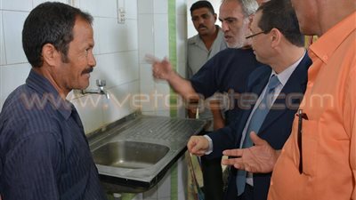 بالصور.. رئيس جامعة بورسعيد يتفقد المدينة الجامعية للطالبات